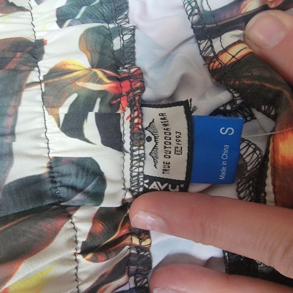 Kavu, Tropical print jogger, Size small - Picture 4 of 4